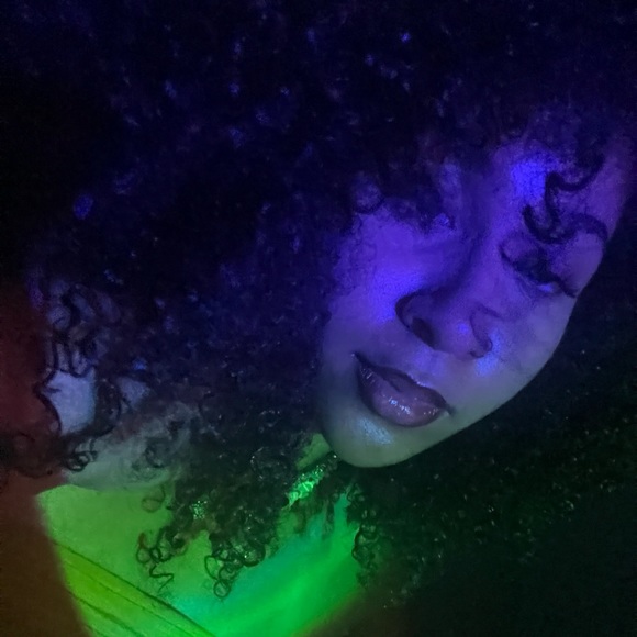 Meet your Posher, Joralys - Picture 1 of 1